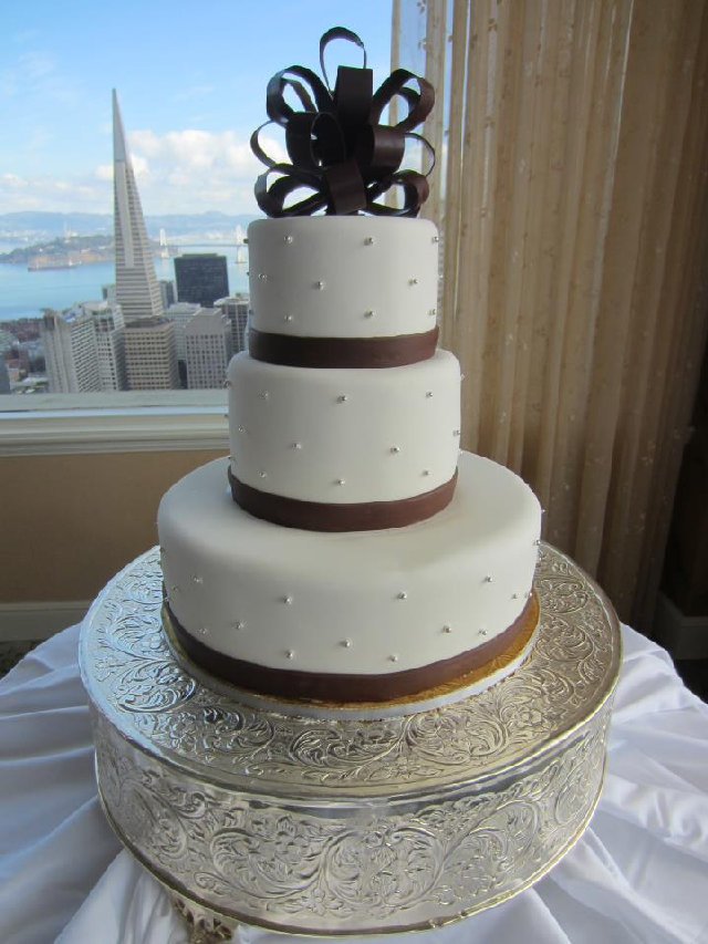 Wedding Cake Chocolate Bow
